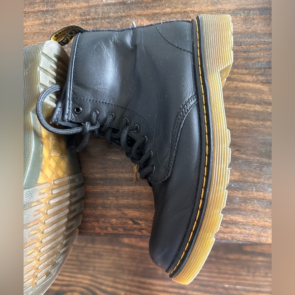 Doctor Marten’s barely worn size 3. - Picture 3 of 4